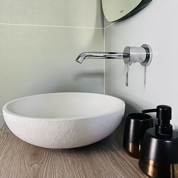 Zoom sur le lavabo de la chambre demoiselle