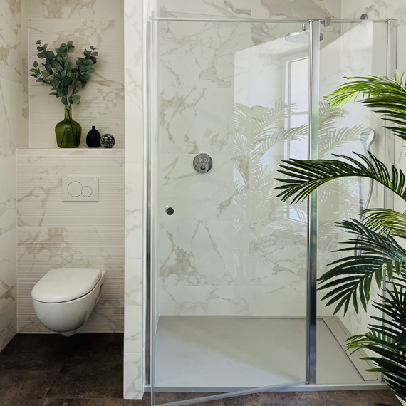 Salle de bain de la chambre grande douve du domaine de la verrerie de Saint Gond